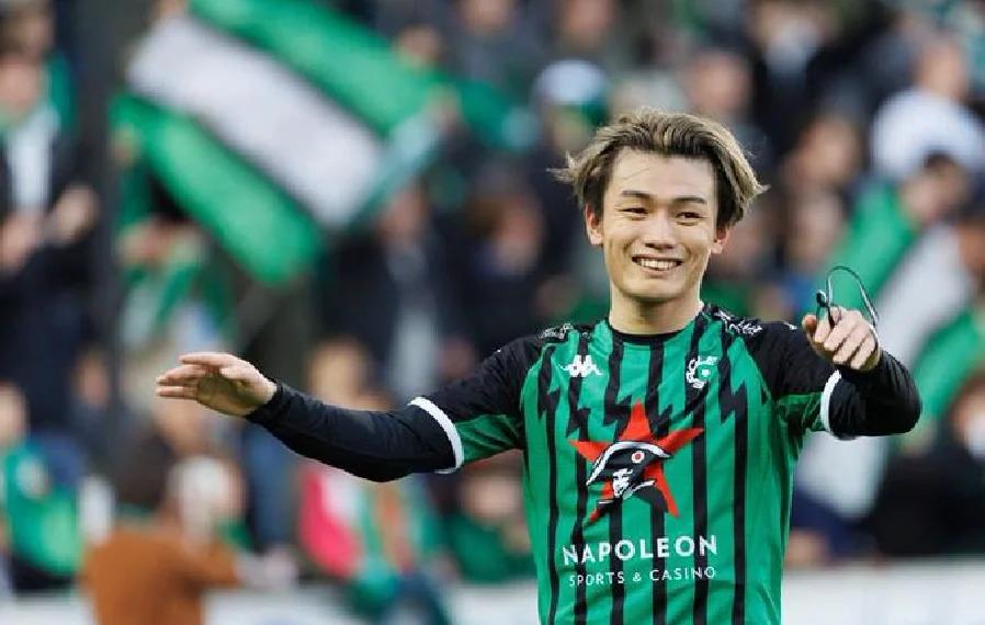 九游官网入口地址-德里赫特转会费