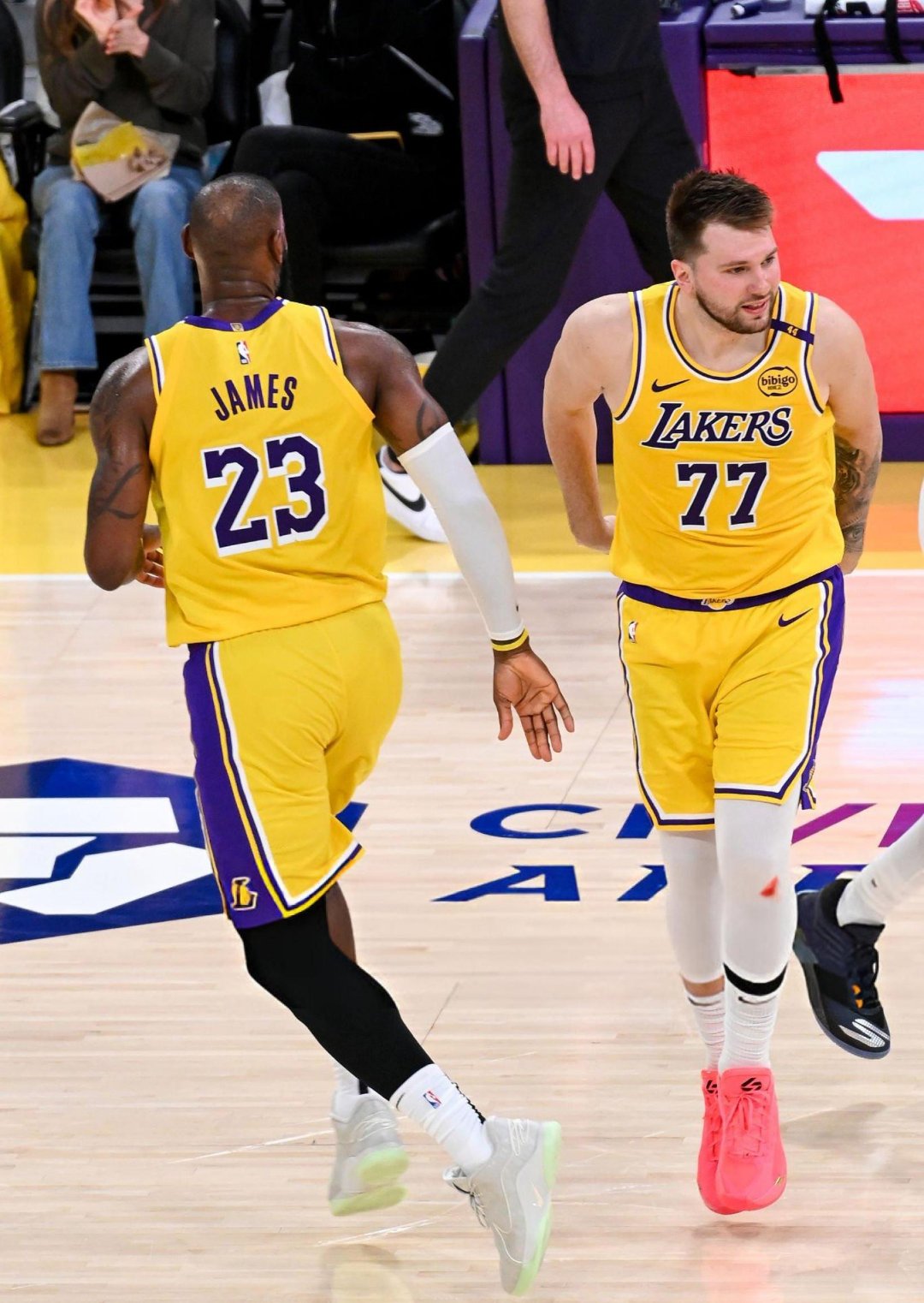 九游体育下载-加时末段里尔备战NBA季后赛；复出首秀细节曝光；气氛紧张；资深球员宣示担当(库里复出最新消息)